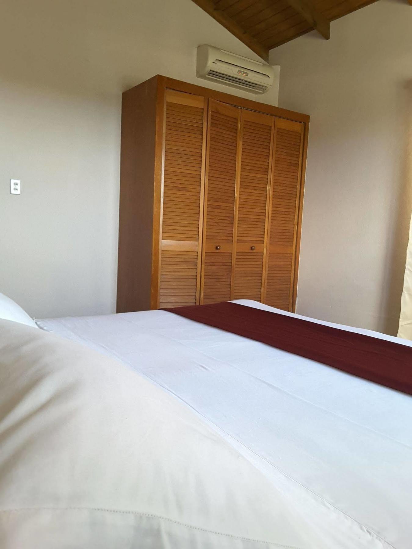 Caribbean Inn And Suites St. John's Экстерьер фото